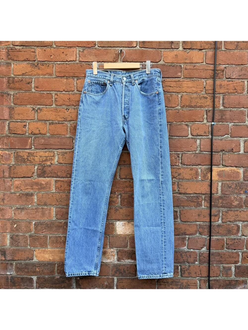 vintage made in Canada Levi’s 501 jeans 1996 30x31